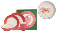 Набор столовый с подарком Noritake Цветная волна (малиновый, широкий борт) 4 предмета