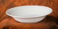 Белая тарелка глубокая полупорционная АККУ Классика 320мл, 23см