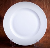 Белая тарелка круглая АККУ Классика 22,5см